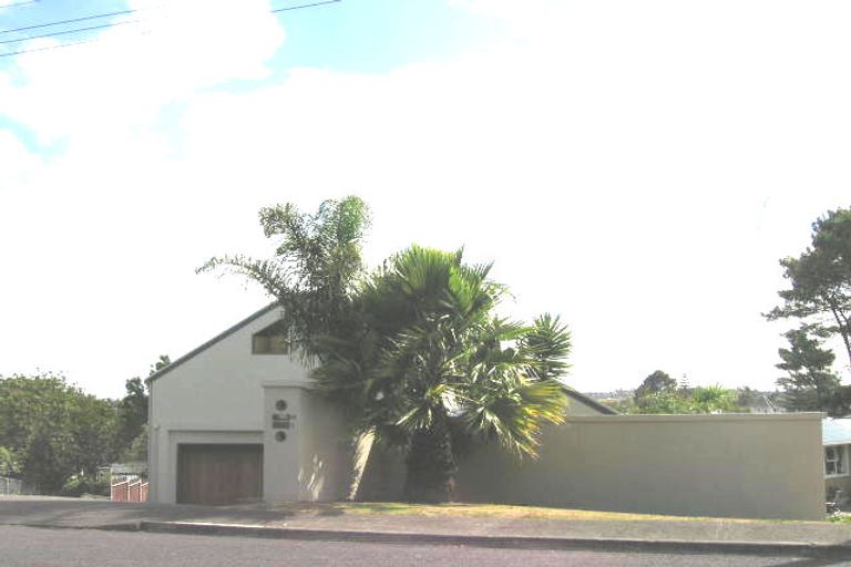 Photo of property in 1/35 William Souter Street, Forrest Hill, Auckland, 0620