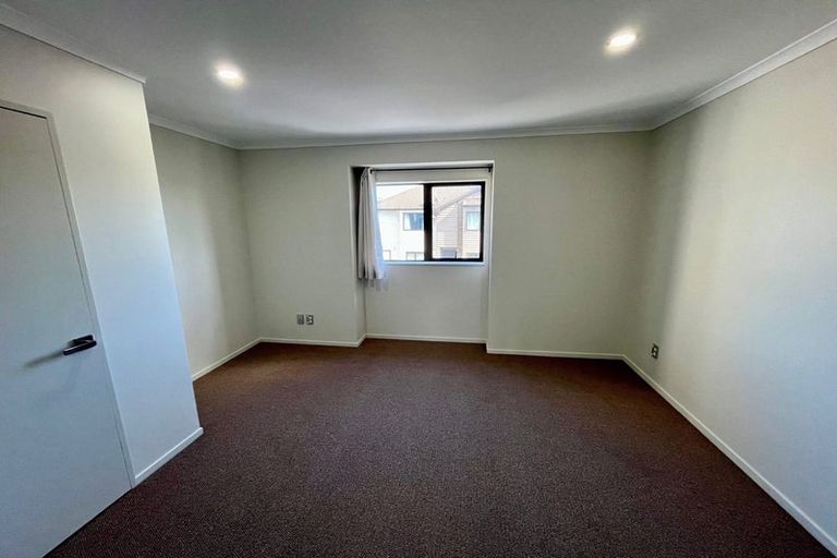 Photo of property in 5/5 Wallson Crescent, Wiri, Auckland, 2104