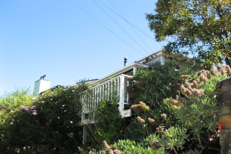 Photo of property in 31 Hawkhurst Road, Lyttelton, 8082