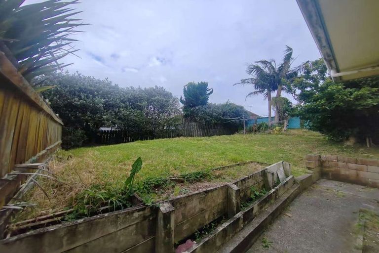 Photo of property in 605 Glenfield Road, Totara Vale, Auckland, 0629