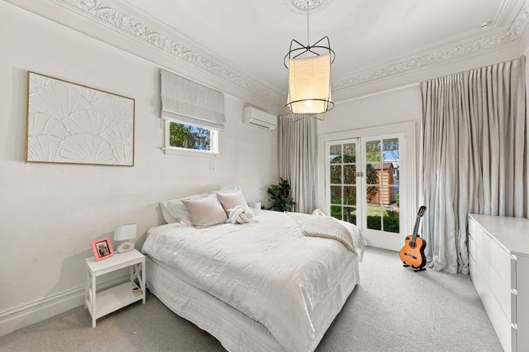 Photo of property in 33 Hawkesbury Avenue, St Albans, Christchurch, 8014