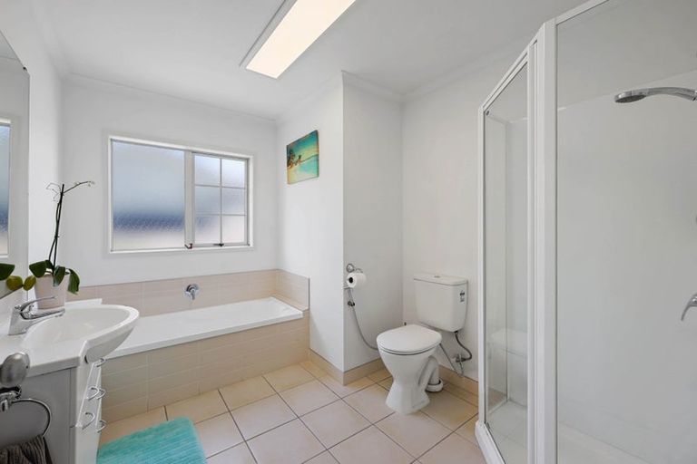 Photo of property in 16 Mulvaney Crescent, Henderson, Auckland, 0612