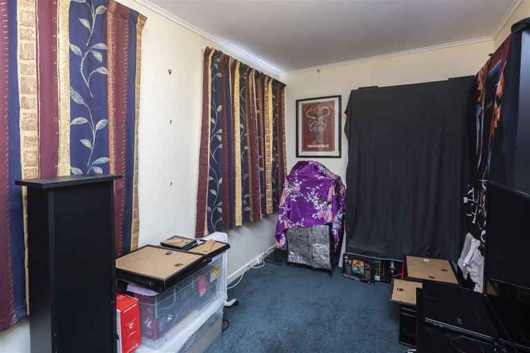 Photo of property in 73 Mcfaddens Road, St Albans, Christchurch, 8052