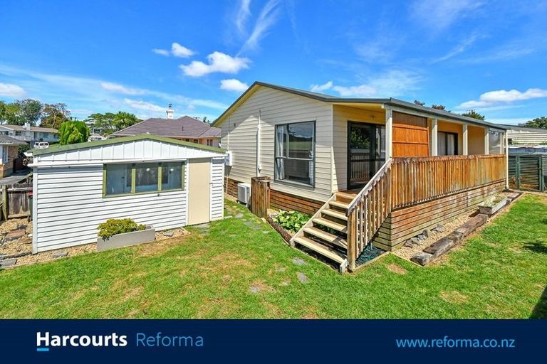 Photo of property in 8 Rembrandt Place, Opaheke, Papakura, 2113