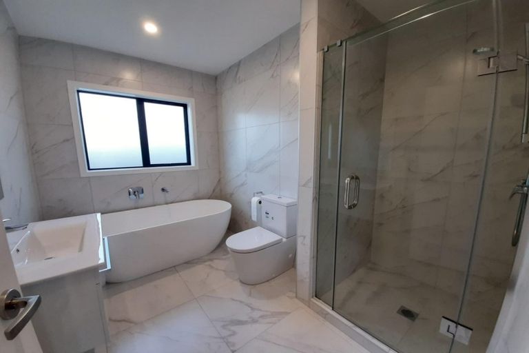 Photo of property in 16 Jane Maree Road, Kumeu, 0810