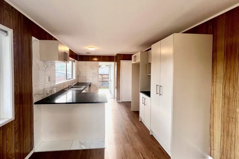 Photo of property in 36 Challen Close, Conifer Grove, Takanini, 2112