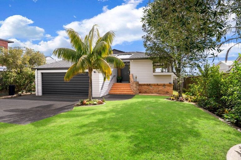 Photo of property in 10 Toroa Street, Torbay, Auckland, 0630