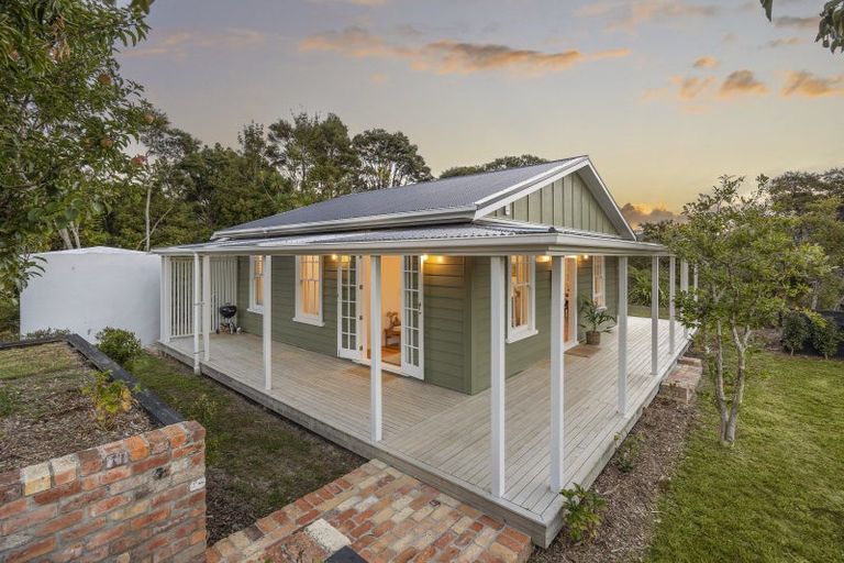 Photo of property in 1223 Old North Road, Helensville, 0875