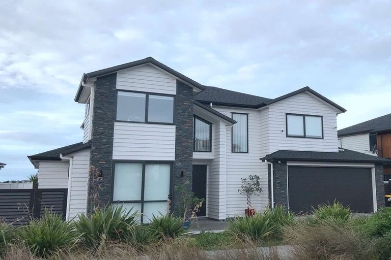 Photo of property in 27 Headland Drive, Long Bay, Auckland, 0630