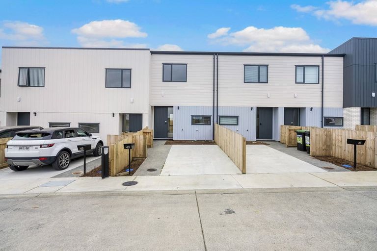 Photo of property in 43 Clay Works Lane, New Lynn, 0600