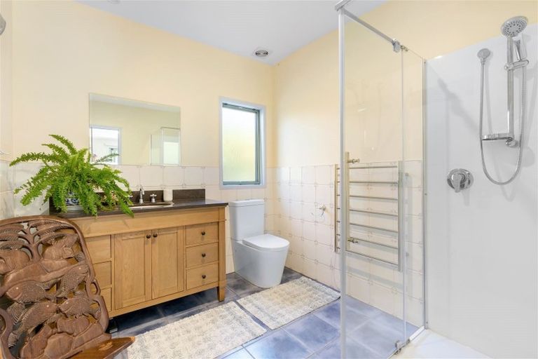 Photo of property in 1021 Old North Road, Waimauku, 0882