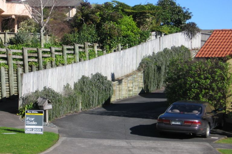 Photo of property in 30 Silkwood Grove, Totara Heights, Auckland, 2105