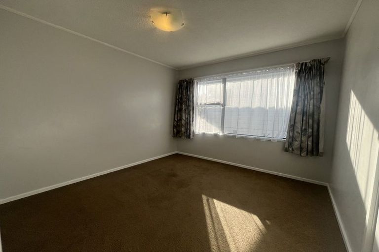 Photo of property in 30 Akaroa Drive, Maupuia, Wellington, 6022