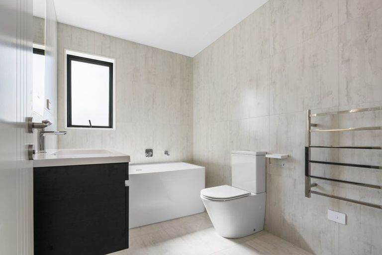 Photo of property in 4 Coopworth Street, Karaka, 2580