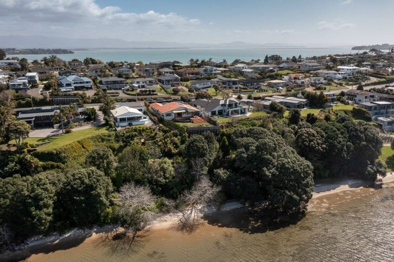 Photo of property in 69 Omokoroa Road, Omokoroa, 3114