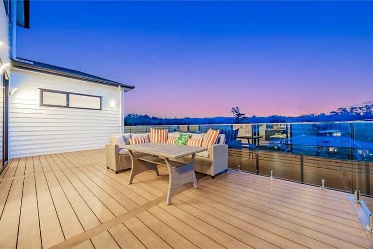 Photo of property in 10 Monte Cristal Avenue, Swanson, Auckland, 0614