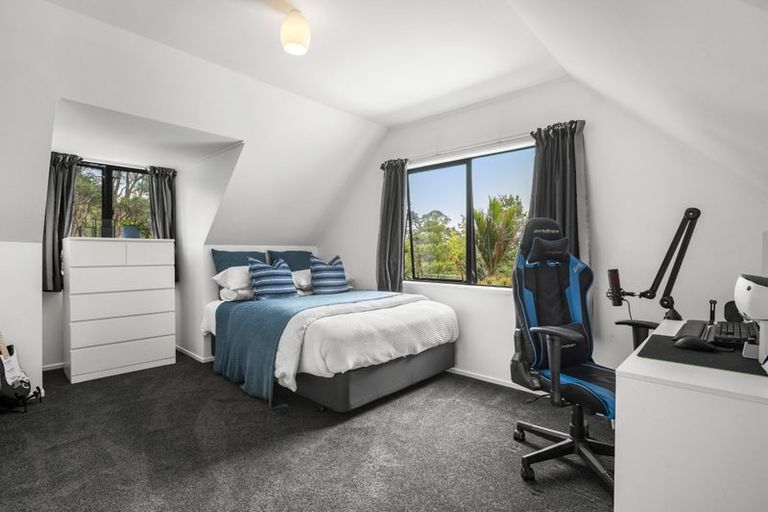 Photo of property in 109 Takahe Road, Titirangi, Auckland, 0604