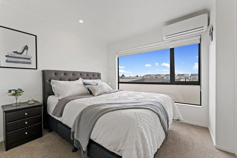 Photo of property in 17 Beardmore Lane, Papakura, 2110