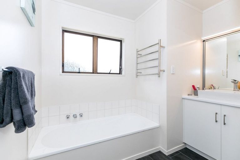 Photo of property in 27 Rutland Street, Fairview Downs, Hamilton, 3214