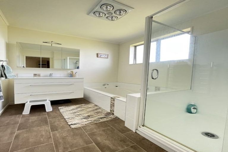 Photo of property in 5 Thurso Grove, Papakowhai, Porirua, 5024