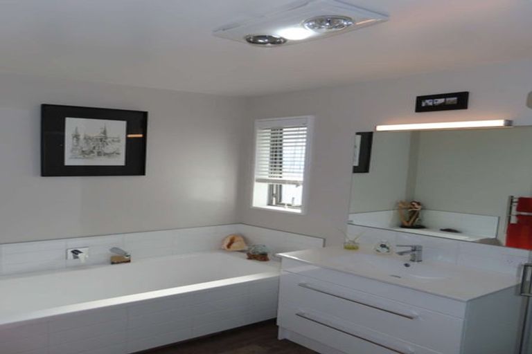 Photo of property in 3 Kingsbridge West, Burwood, Christchurch, 8083