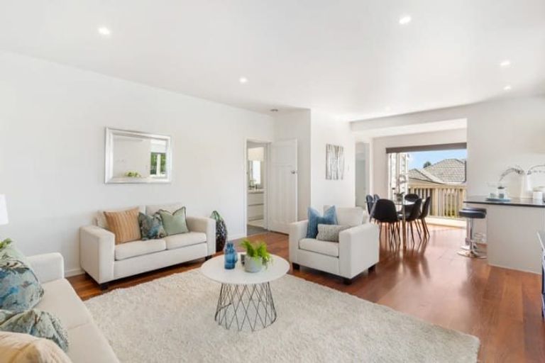 Photo of property in 2/117 Great South Road, Manurewa, Auckland, 2102