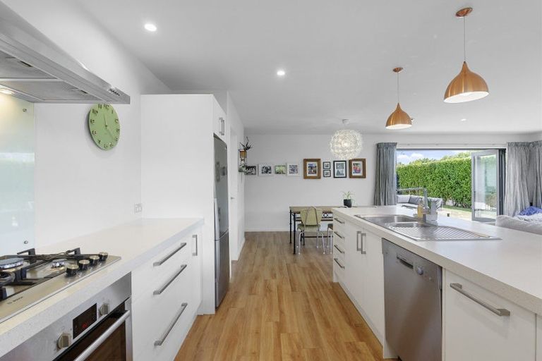 Photo of property in 15 Whitau Place, Marshland, Christchurch, 8083