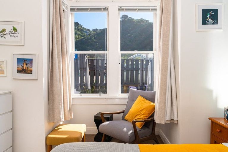 Photo of property in 187 Queens Drive, Lyall Bay, Wellington, 6022