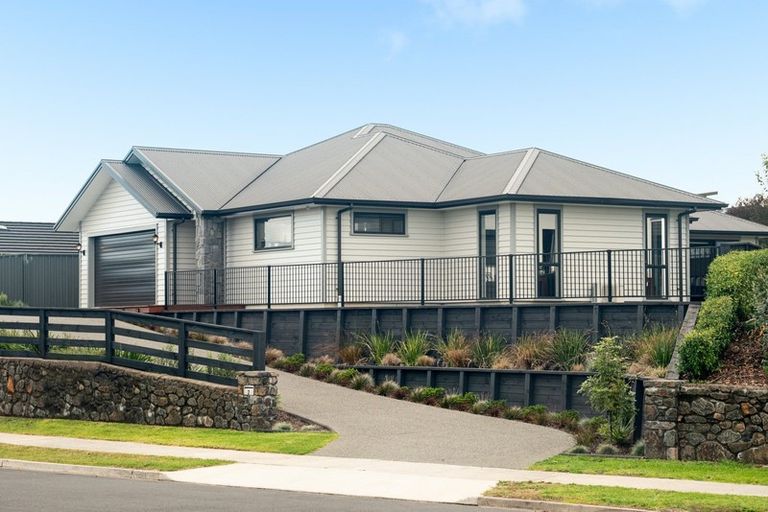 Photo of property in 2 Greystone Place, Omokoroa, 3114