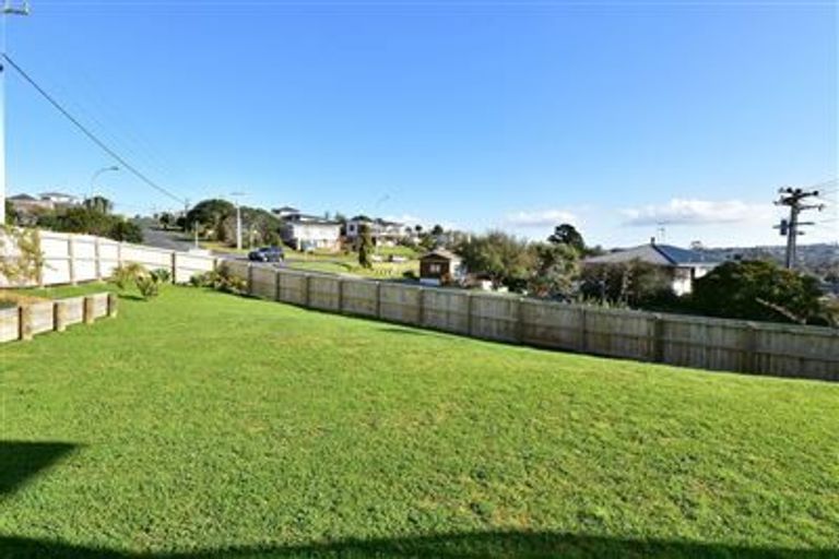 Photo of property in 1 Tindalls Bay Road, Tindalls Beach, Whangaparaoa, 0930