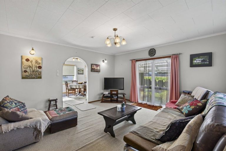 Photo of property in 87 Queen Street, Waitara, 4320