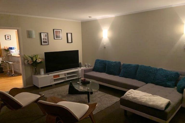 Photo of property in 165a Newlands Road, Newlands, Wellington, 6037