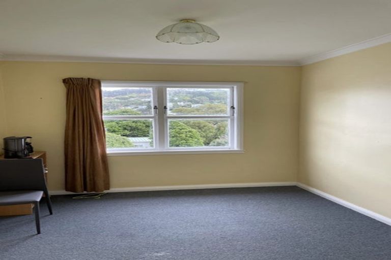Photo of property in 10 Olivia Crescent, Tawa, Wellington, 5028