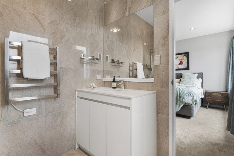 Photo of property in 21 Golden Morning Drive, Albany Heights, Auckland, 0632