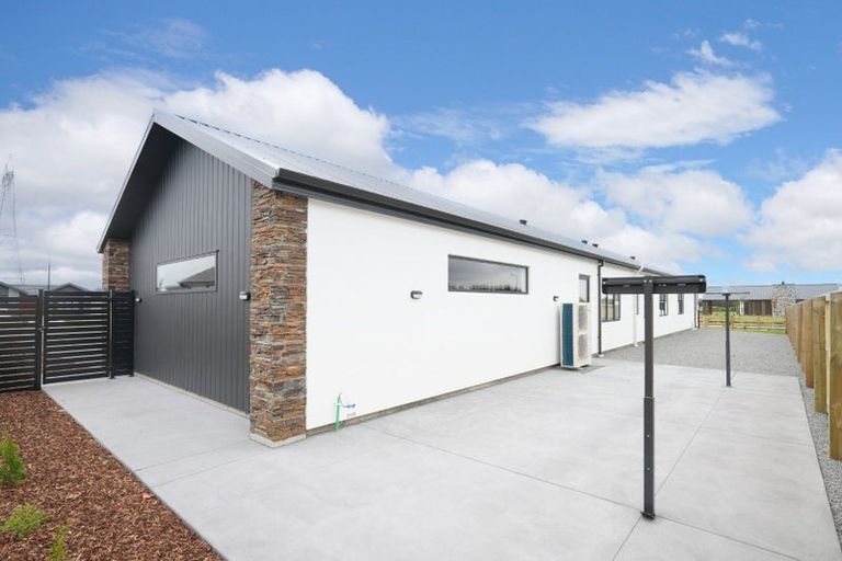 Photo of property in 14 Texel Crescent, West Melton, 7618