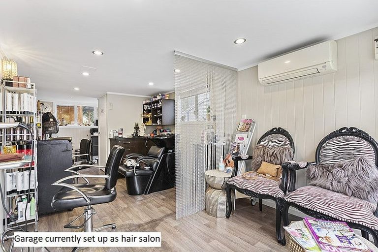 Photo of property in 53 Chatsworth Crescent, Pakuranga Heights, Auckland, 2010