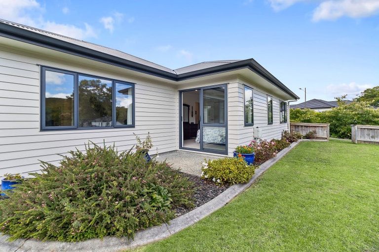 Photo of property in 18 Applemoors Way, Riverhead, 0820