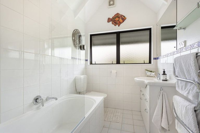 Photo of property in 5 Wendy Road, Waitakere, Auckland, 0816