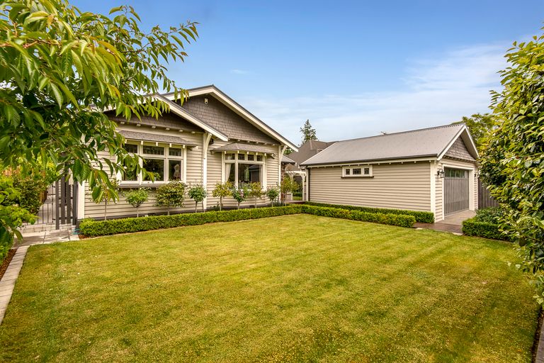 Photo of property in 4 Valley Road, Cashmere, Christchurch, 8022