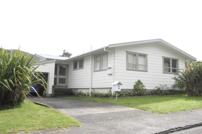 Photo of property in 74 Hazlewood Avenue, Karori, Wellington, 6012