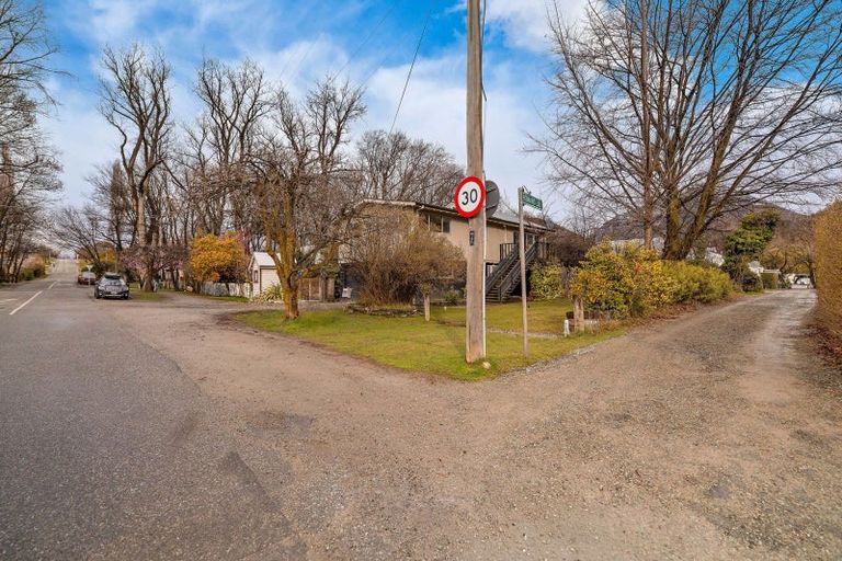 Photo of property in 6 Merioneth Street, Arrowtown, 9302