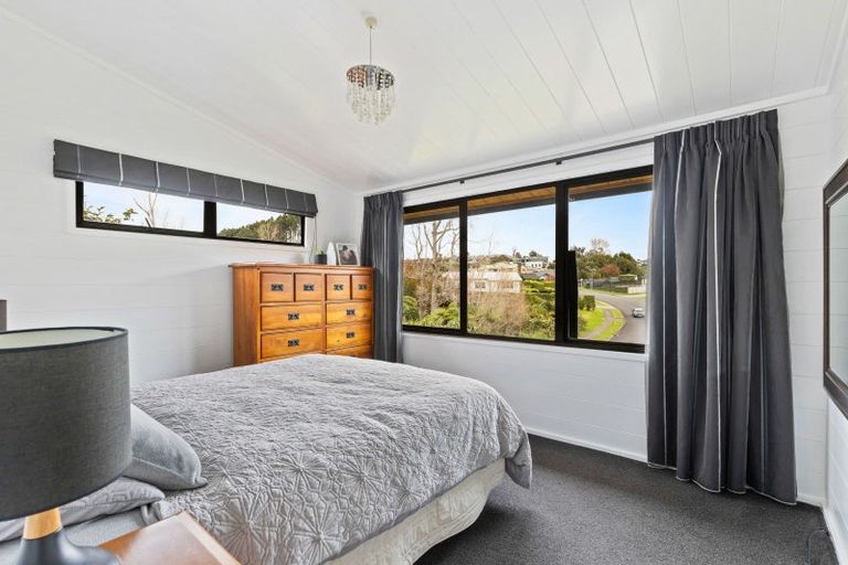 Photo of property in 87 Poplar Grove, Whalers Gate, New Plymouth, 4310