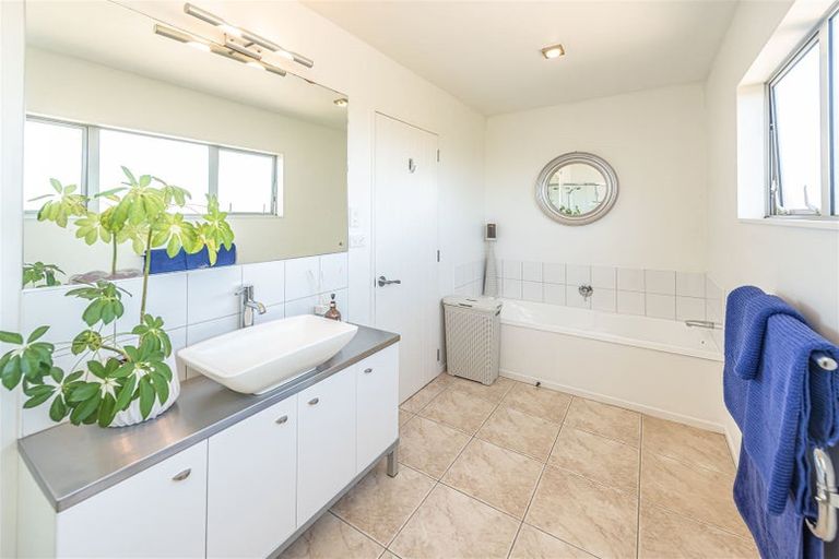 Photo of property in 12 Cotswolds Close, Otamatea, Whanganui, 4500