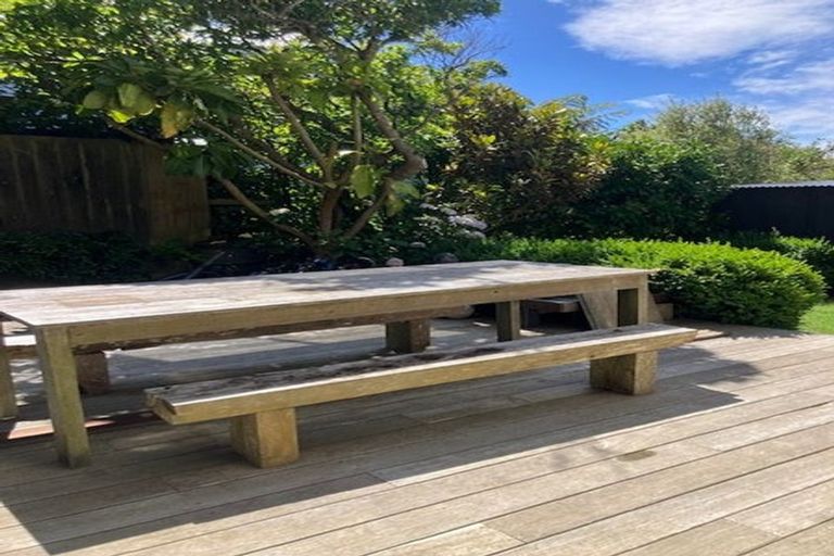 Photo of property in 133 Northland Road, Northland, Wellington, 6012