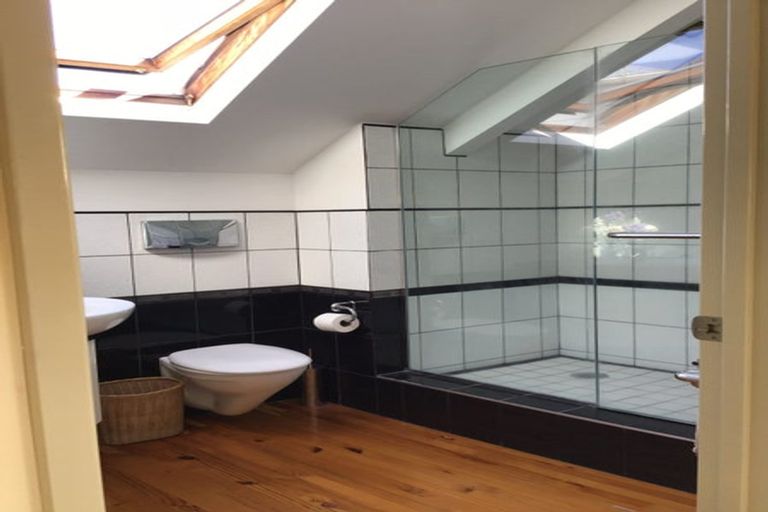 Photo of property in 2/145 Victoria Road, Devonport, Auckland, 0624