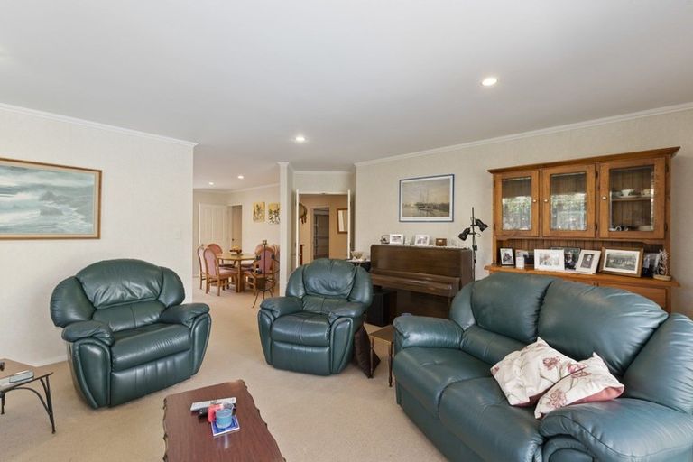 Photo of property in 12 Gimblett Court, Levin, 5510