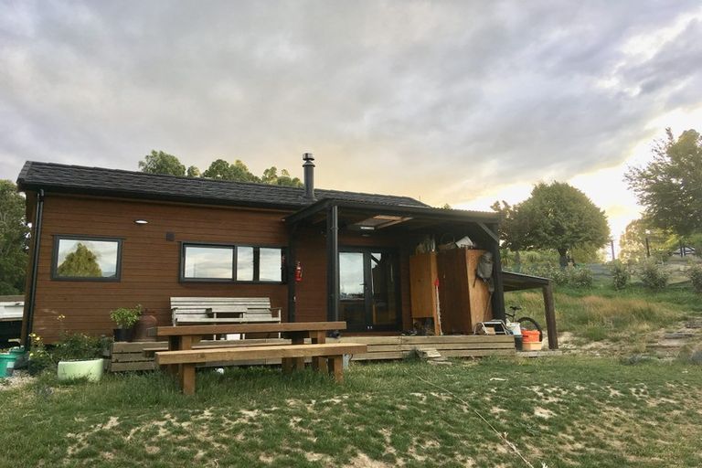 Photo of property in 1 Maude View Road, Hawea Flat, Wanaka, 9382