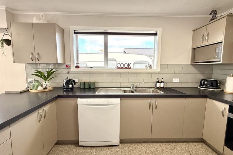 Photo of property in 45 Edinburgh Crescent, Waikiwi, Invercargill, 9810