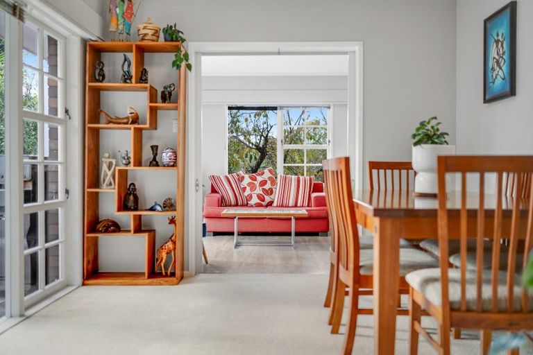 Photo of property in 32 Harford Place, Pakuranga Heights, Auckland, 2010