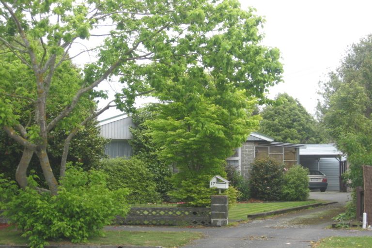 Photo of property in 17 Blossomdale Place, Bishopdale, Christchurch, 8053
